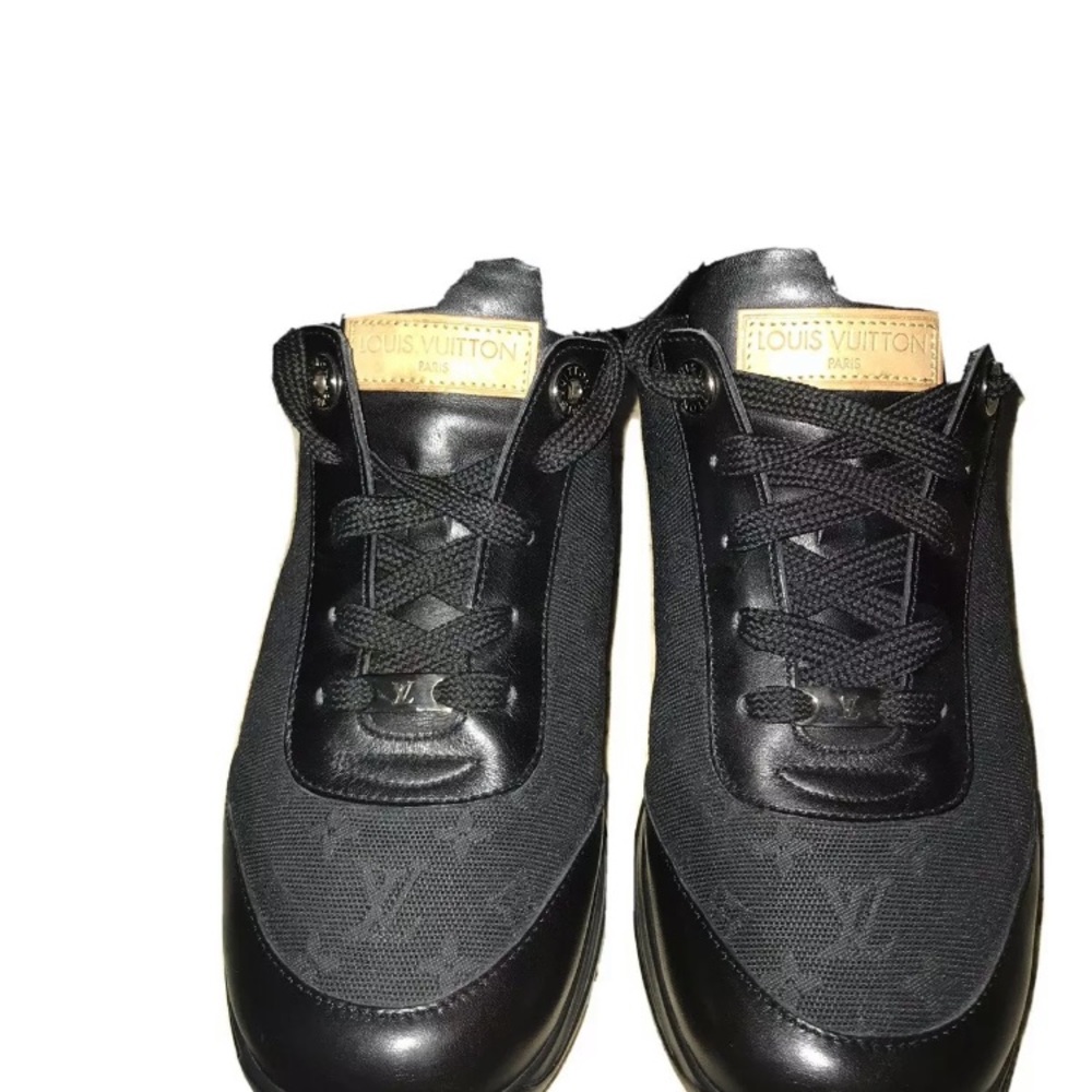 Louis Vuitton Black Sneakers 35.5 - women